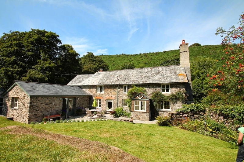 Click here for more about Poocks Cottage