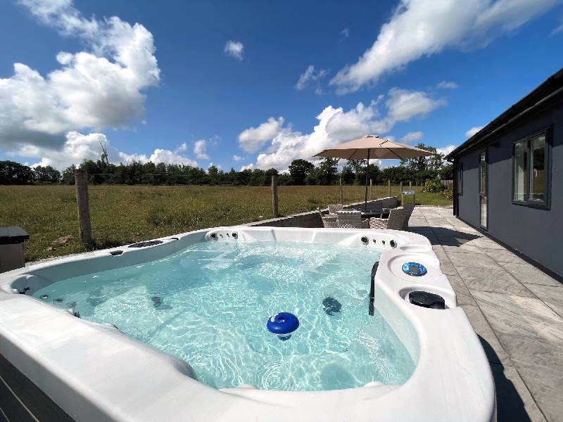 Click here for more about Cherry Lodge, 14 Roadford Lake Lodges