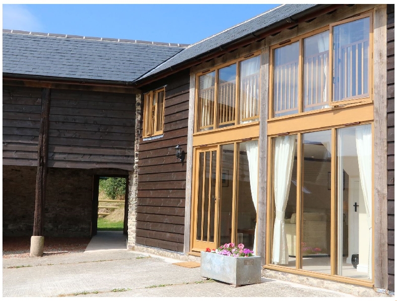 Click here for more about Hunstone Barn