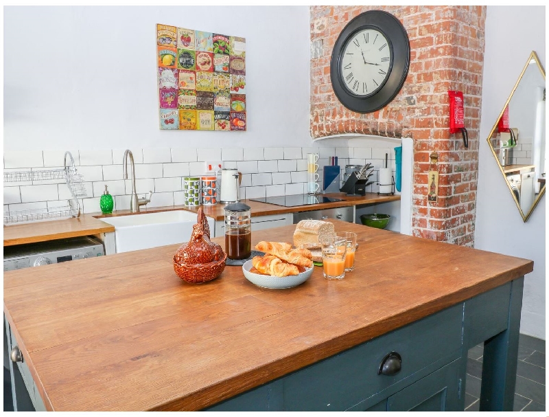 Click here for more about Woodville Cottage