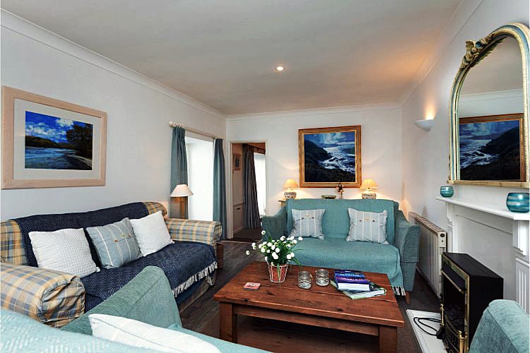 1 Kings Cottages is located in Salcombe