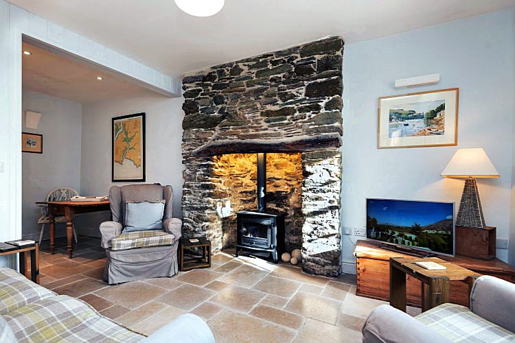 Court Cottage is located in Salcombe