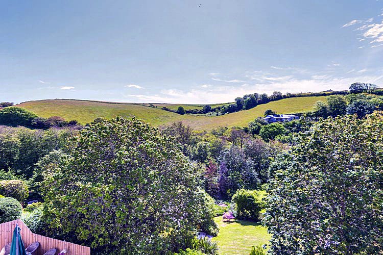 Brook Cottage is located in Bantham