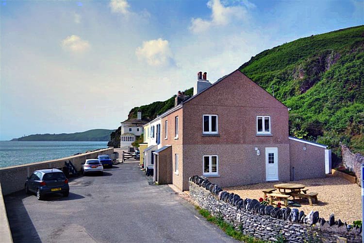 Click here for more about 29 Beesands