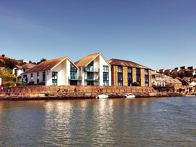 Click here for more about 6 Crabshell Quay