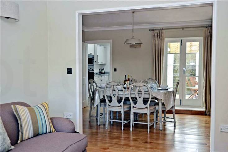 Fuchsia Cottage, Salcombe is located in Salcombe