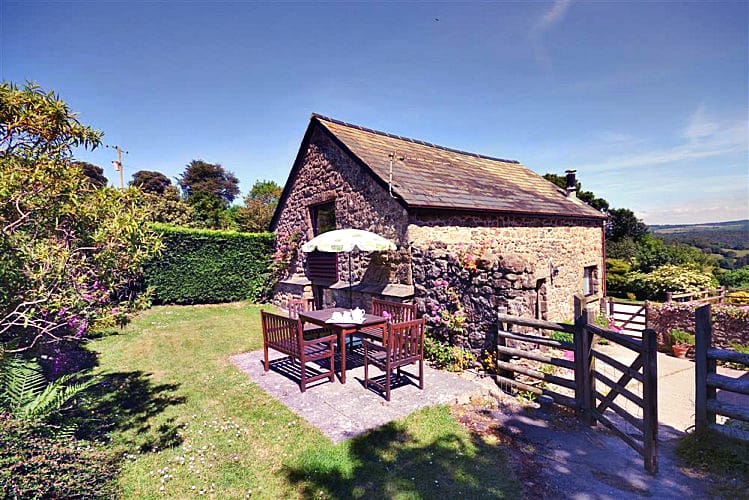 Click here for more about Beckaford Cottage