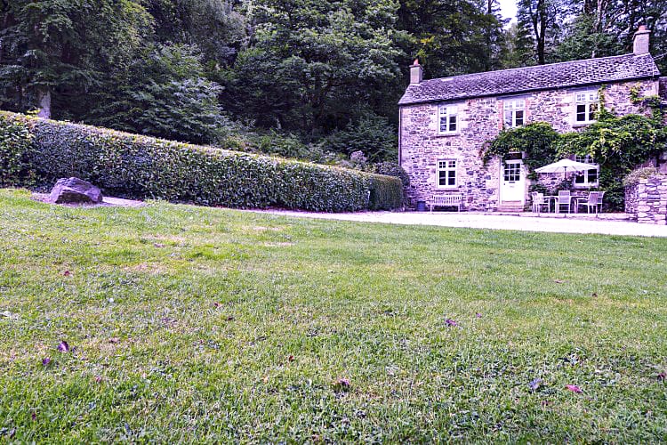 Click here for more about Holne Chase Grooms Cottage